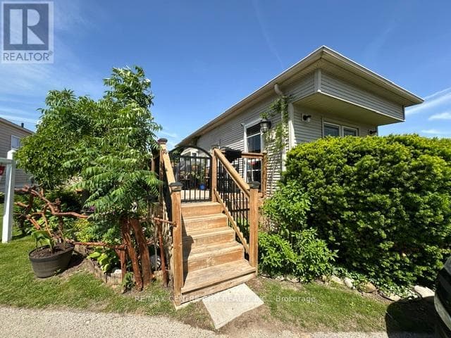 41- 2189 Dundas Street