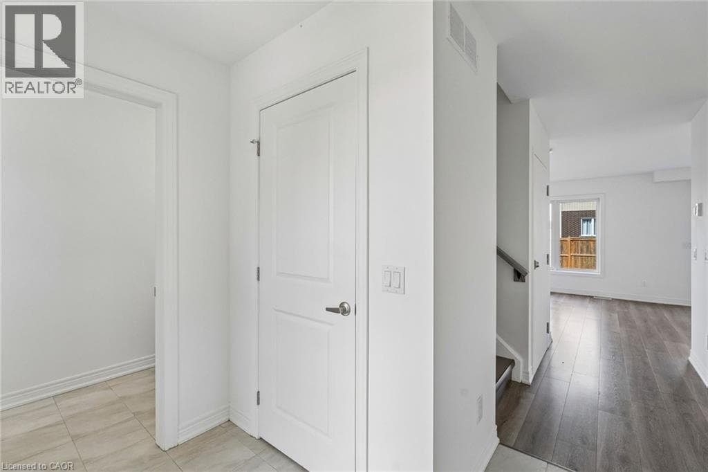 Single Family at 4 VIGER Drive, Welland, Ontario - Photo 4 - RE/MAX Garden City Realty