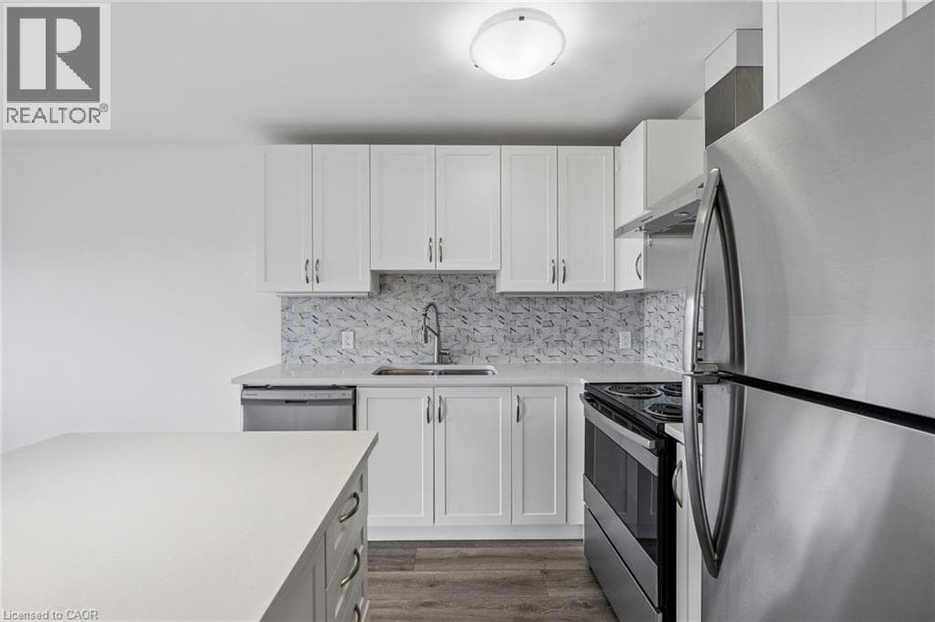 Single Family at 4 VIGER Drive, Welland, Ontario - Photo 7 - RE/MAX Garden City Realty