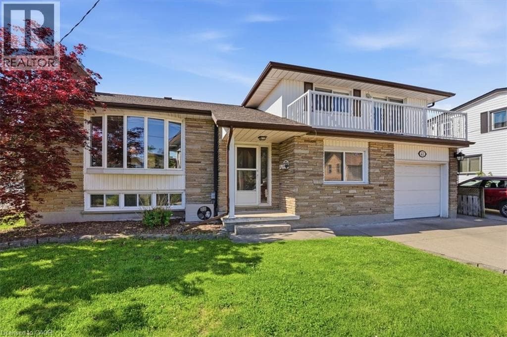 Single Family at 41 ALBERT Street, Thorold, Ontario - Photo 4 - RE/MAX Garden City Realty