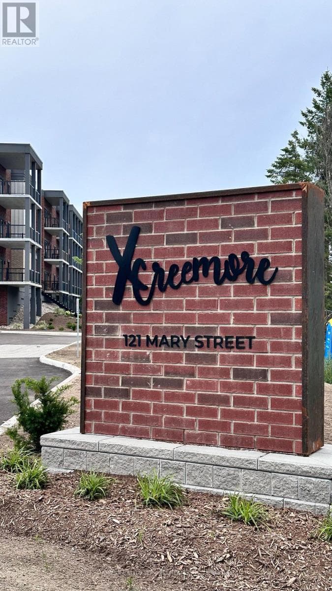 306- 121 Mary Street