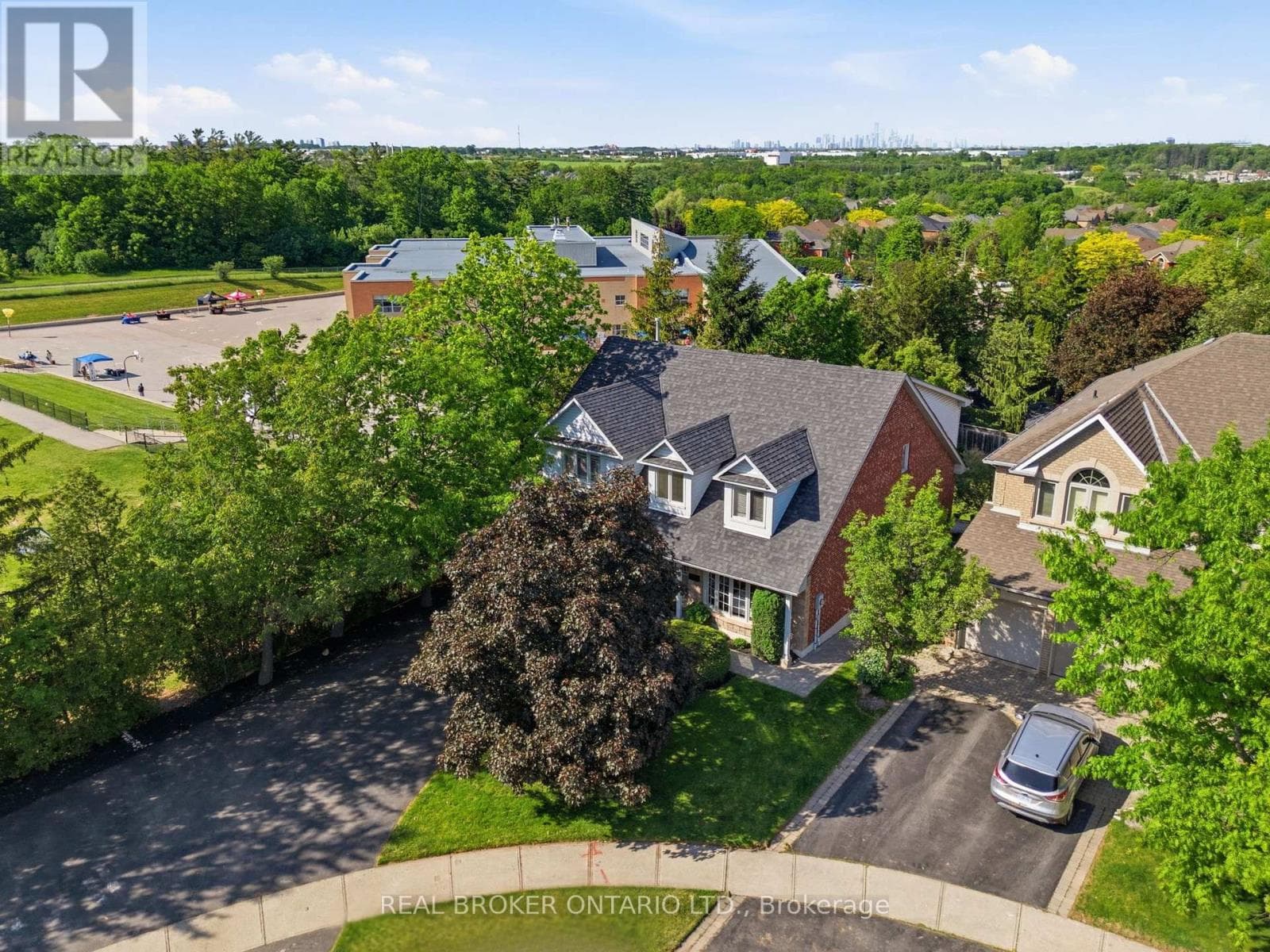 2205 Shaftesbury Court