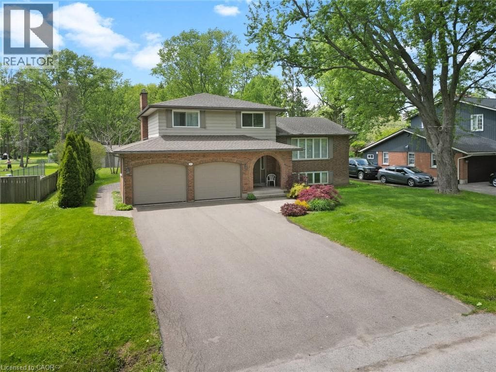 Single Family at 17 MONTGOMERY Road, Welland, Ontario - Photo 2 - RE/MAX Garden City Realty