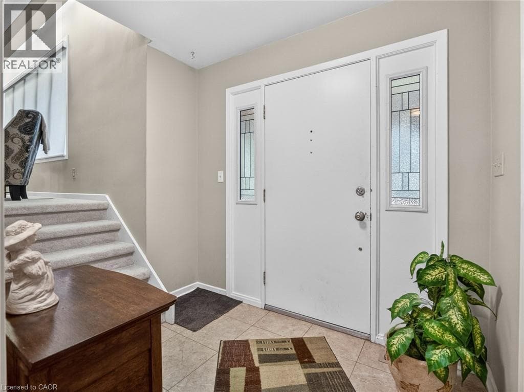 Single Family at 17 MONTGOMERY Road, Welland, Ontario - Photo 9 - RE/MAX Garden City Realty