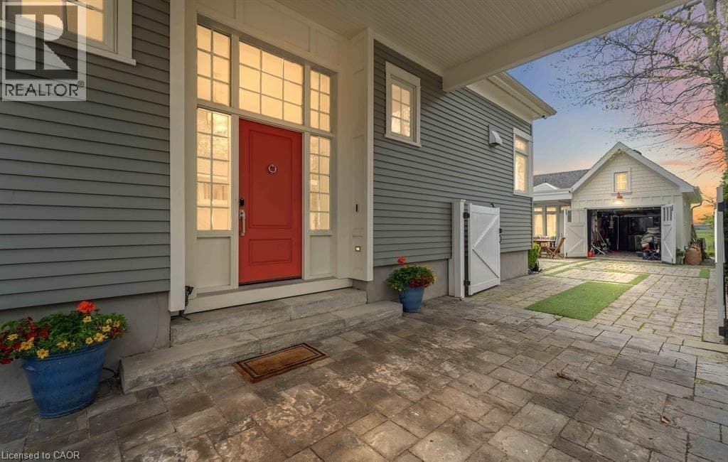Single Family at 20 SHAKESPEARE Avenue, Niagara-on-the-Lake, Ontario - Photo 6 - RE/MAX Garden City Realty