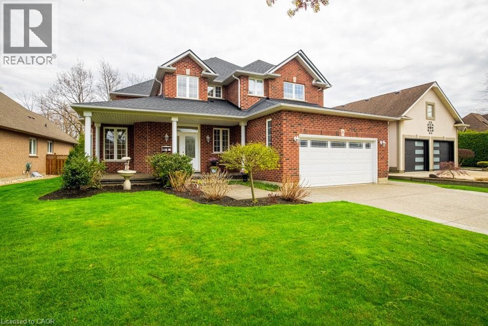Single Family at 8 SOPHIE Court, Grimsby, Ontario - Photo 4 - RE/MAX Garden City Realty