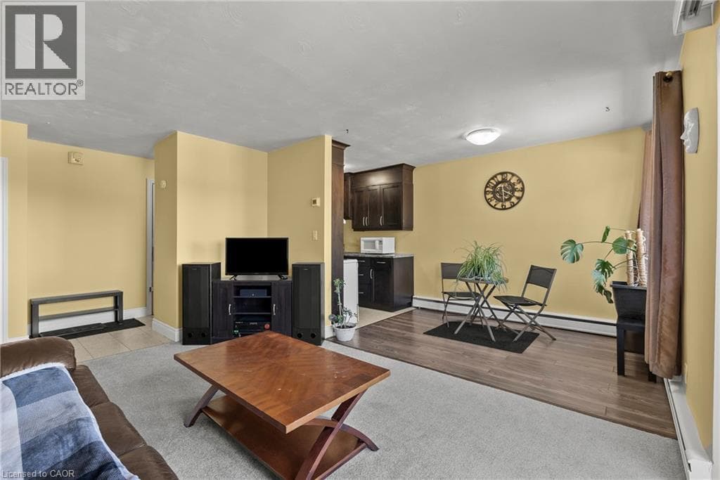 Single Family at 37- 456 CARLTON Street, St. Catharines, Ontario - Photo 7 - RE/MAX Garden City Realty