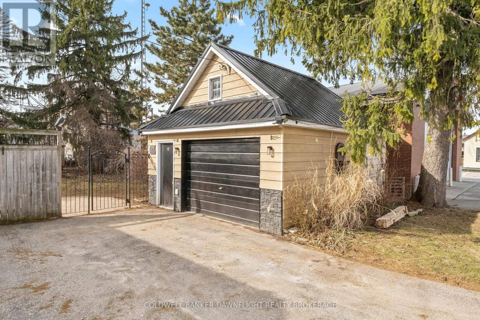 Single Family at 80 Nelson Street, Bluewater (Hensall), Ontario - Photo 5 - RE/MAX Garden City Realty