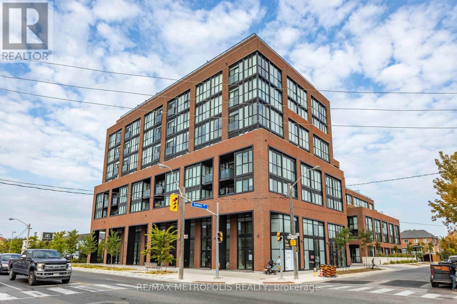 619- 2300 St Clair Avenue