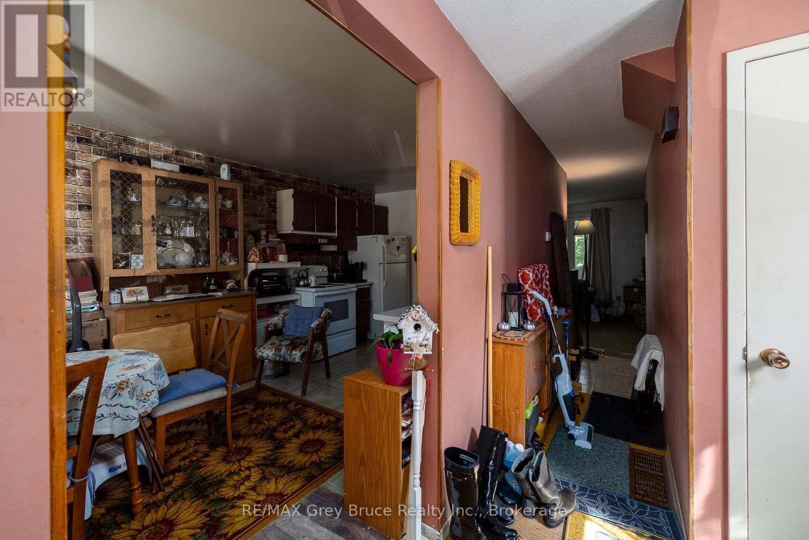 Single Family at 1068 11th Street, Owen Sound, Ontario - Photo 5 - RE/MAX Garden City Realty