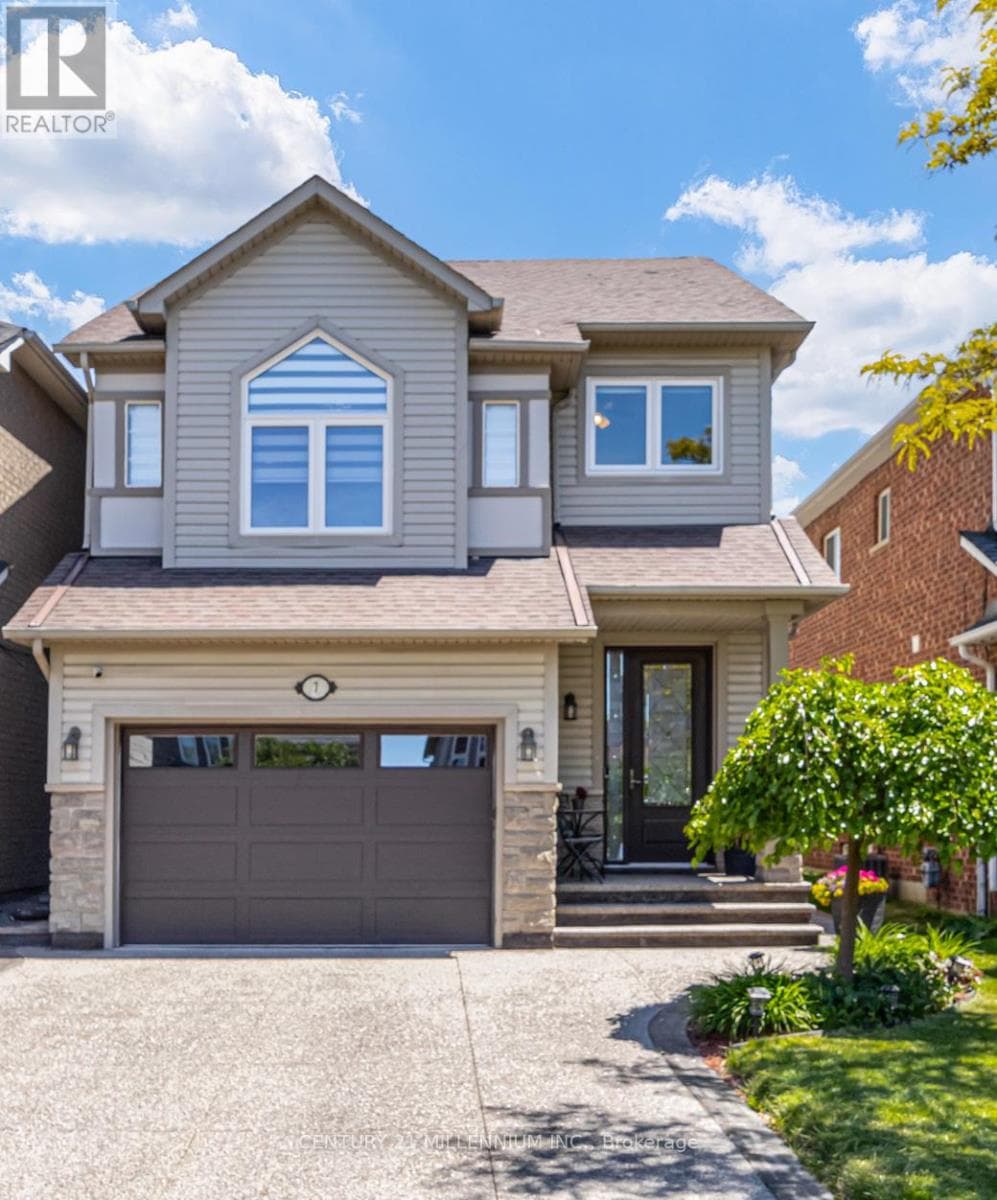 7 Bramoak Crescent