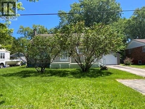 Single Family at 288 FIRST Avenue, Welland, Ontario - Photo 4 - RE/MAX Garden City Realty