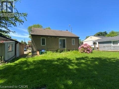 Single Family at 288 FIRST Avenue, Welland, Ontario - Photo 5 - RE/MAX Garden City Realty