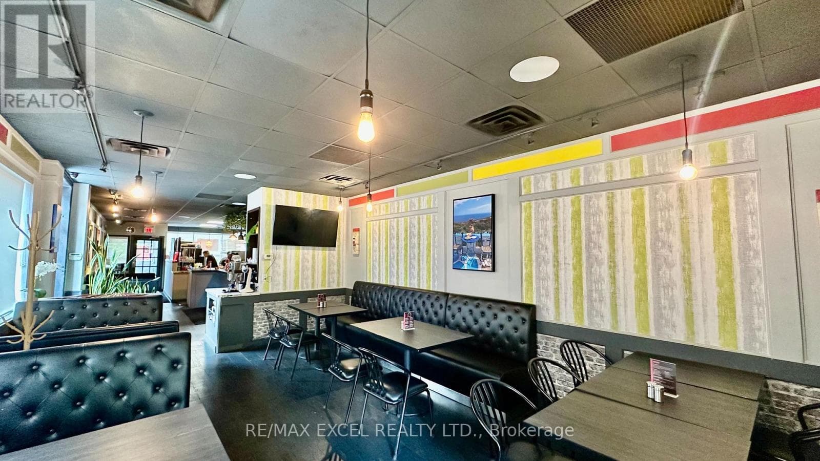Retail at 1201 Broadview Avenue, Toronto (Broadview North), Ontario - Photo 6 - RE/MAX Garden City Realty