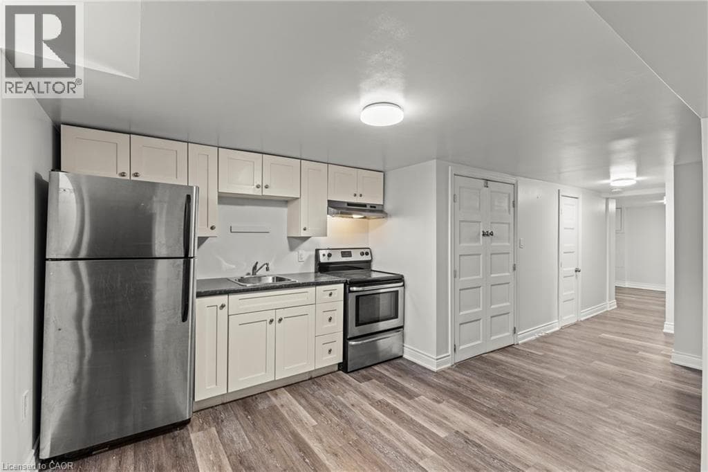 Single Family at Lower- 14 WESTMOUNT Avenue, Thorold, Ontario - Photo 6 - RE/MAX Garden City Realty