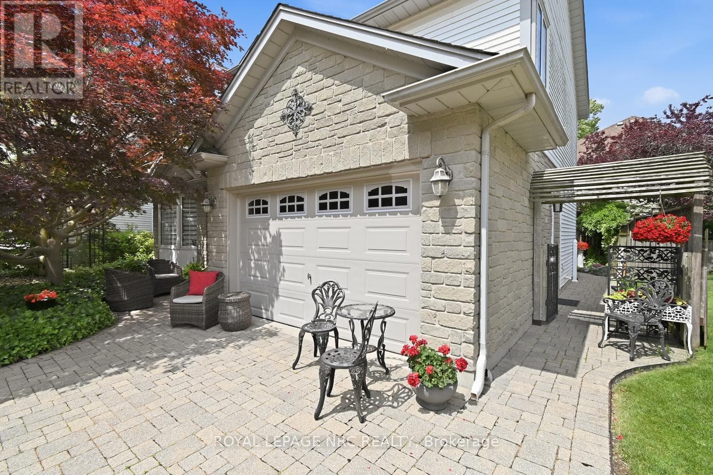 Single Family at 15 Brigantine Court, St. Catharines (Port Weller), Ontario - Photo 8 - RE/MAX Garden City Realty