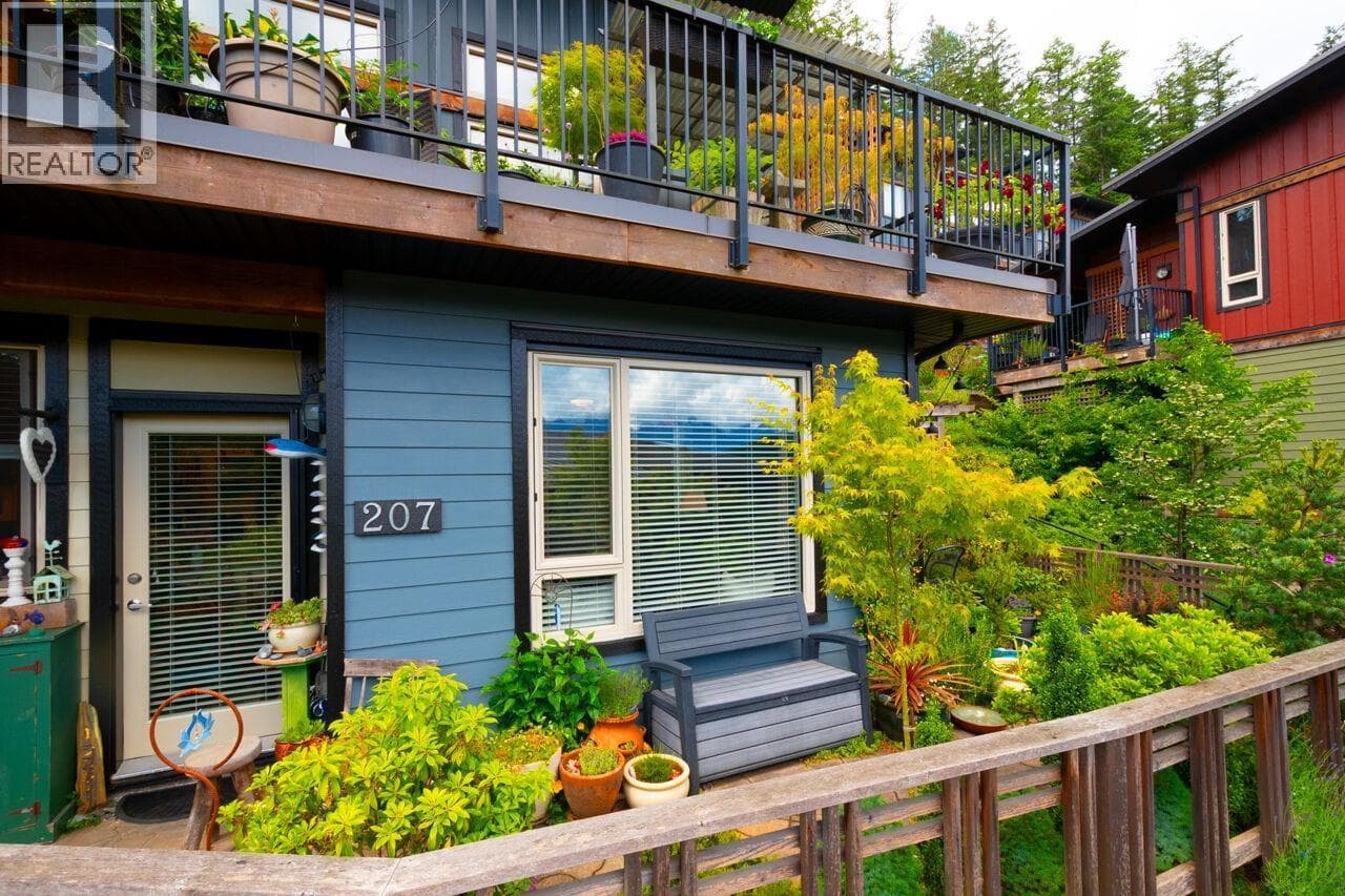 Single Family at 207- 726A BELTERRA Road, Bowen Island, British Columbia - Photo 2 - RE/MAX Garden City Realty