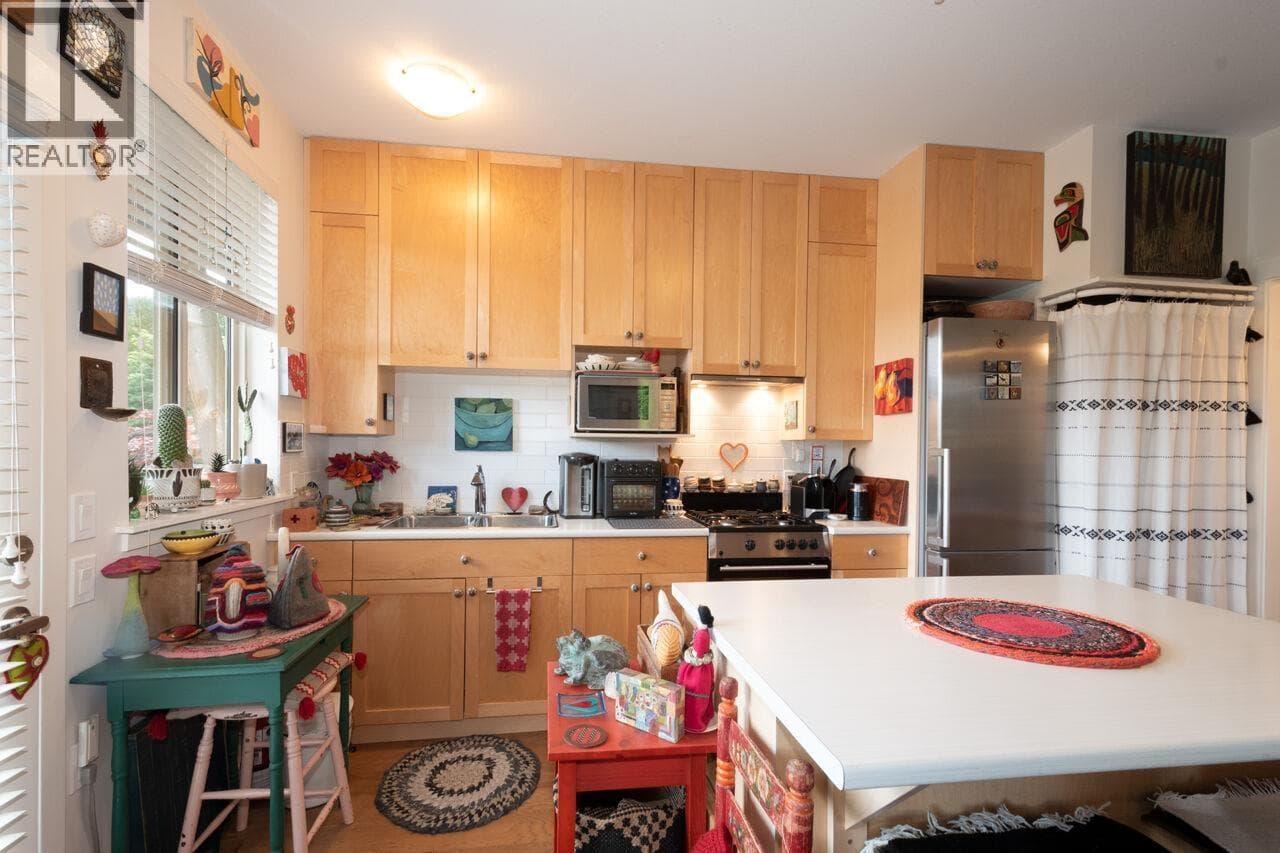 Single Family at 207- 726A BELTERRA Road, Bowen Island, British Columbia - Photo 4 - RE/MAX Garden City Realty