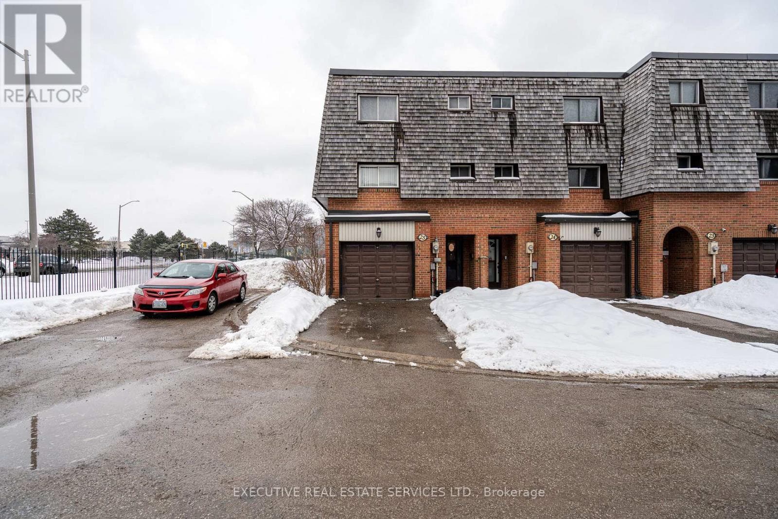 25 Briar Path