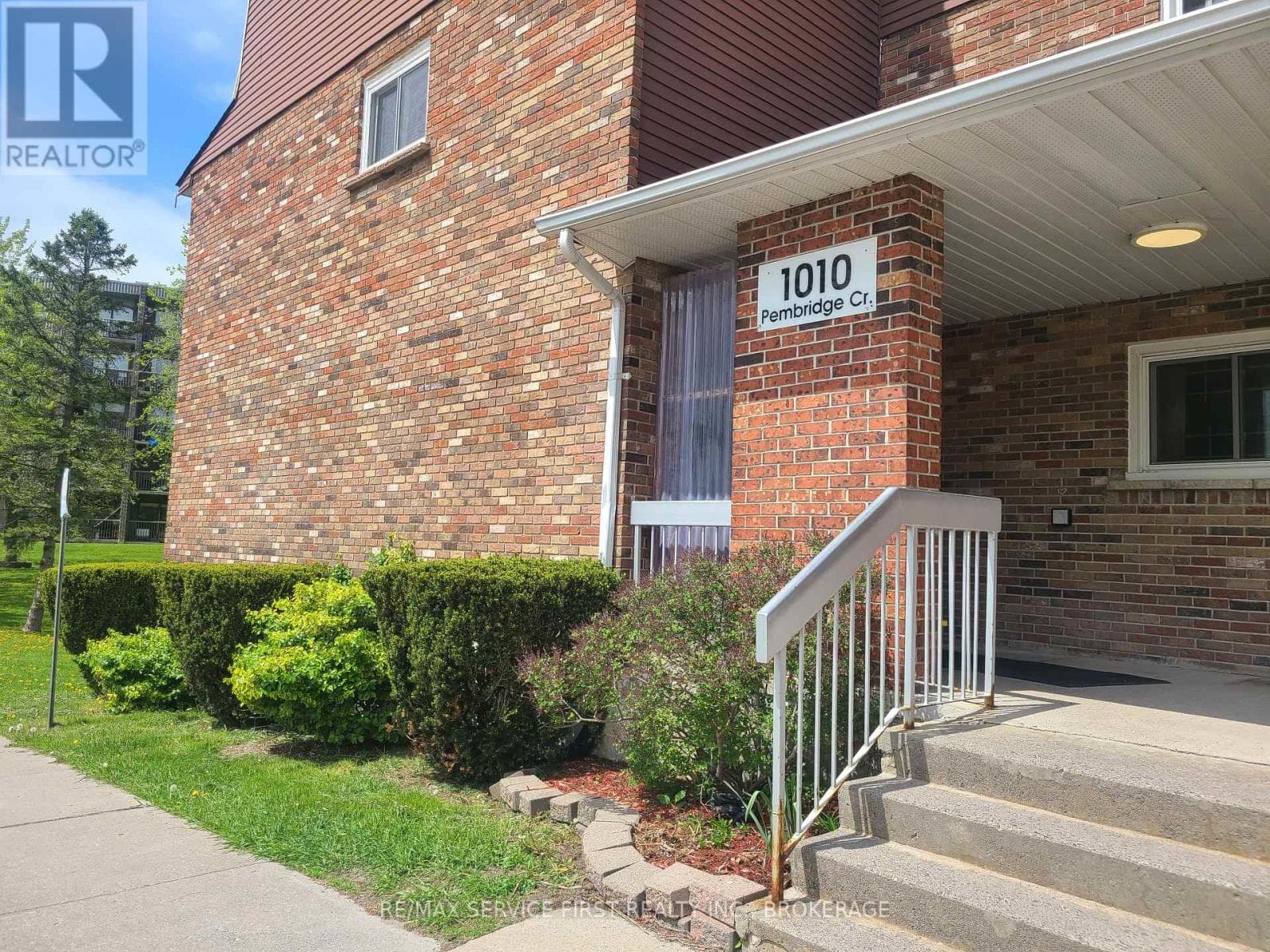 Single Family at 103- 1010 Pembridge Crescent, Kingston (North of Taylor-Kidd Blvd), Ontario - Photo 2 - RE/MAX Garden City Realty