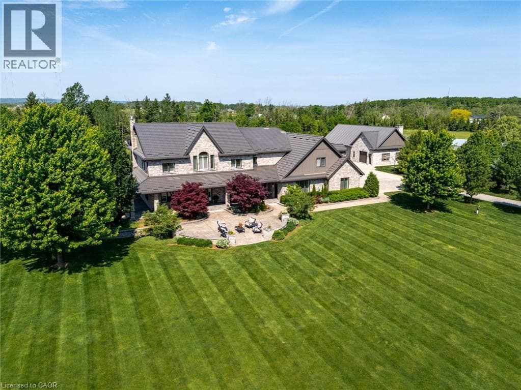 Single Family at 4580 CHERRY Avenue, Beamsville, Ontario - Photo 2 - RE/MAX Garden City Realty