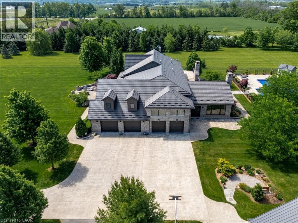 Single Family at 4580 CHERRY Avenue, Beamsville, Ontario - Photo 5 - RE/MAX Garden City Realty