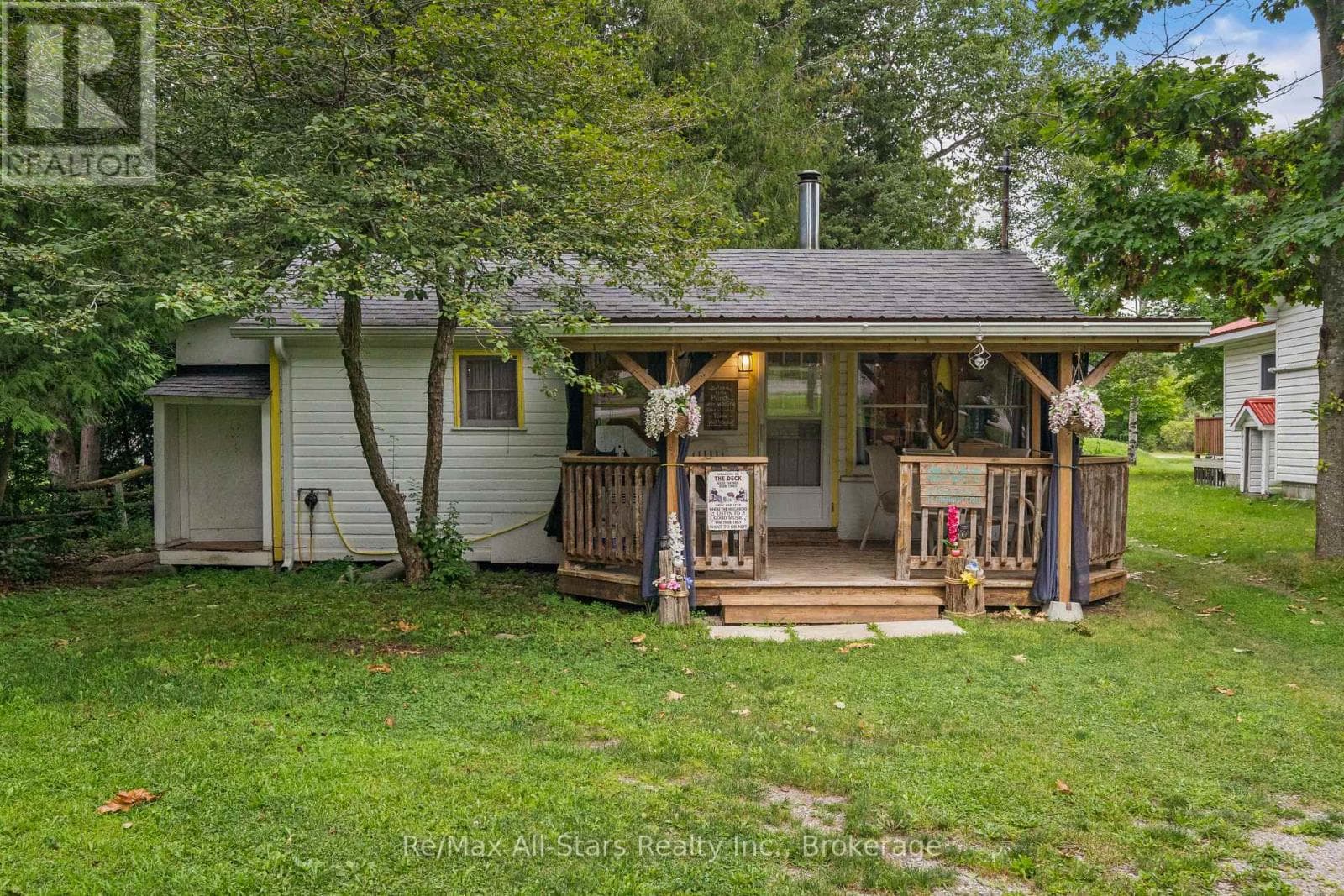 93 Sturgeon Glen Road