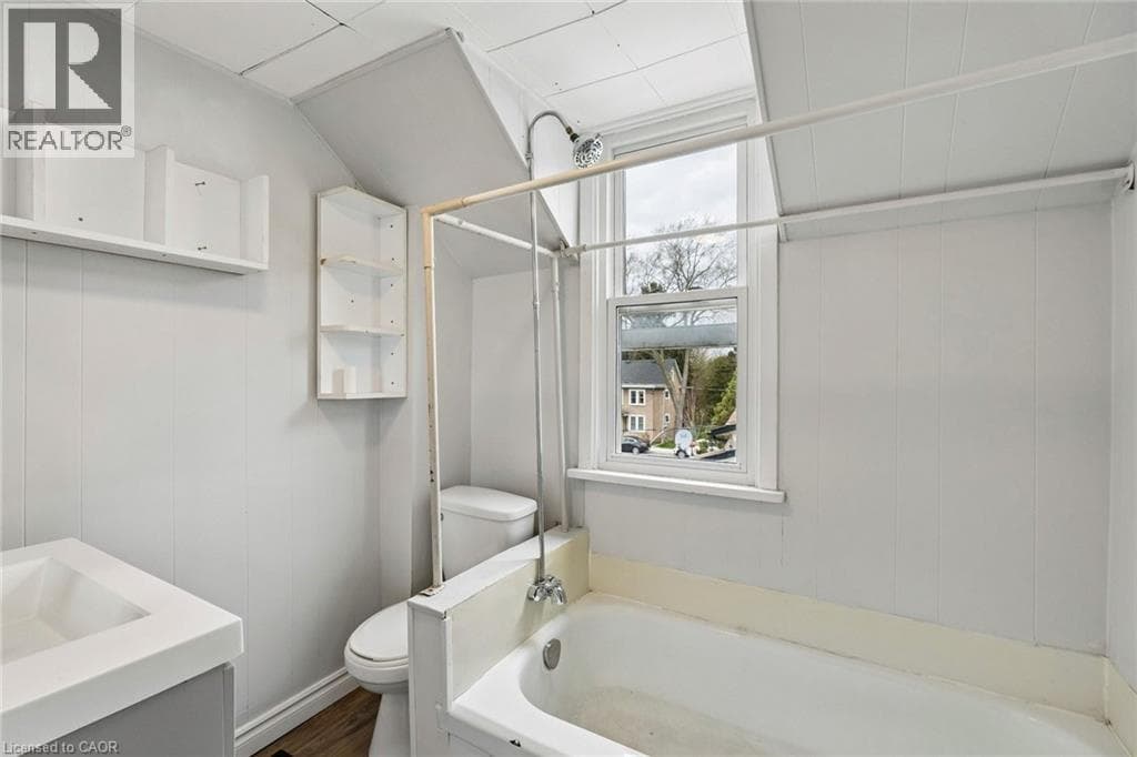 Single Family at UPPER- 26 ALBINA Street, Welland, Ontario - Photo 7 - RE/MAX Garden City Realty
