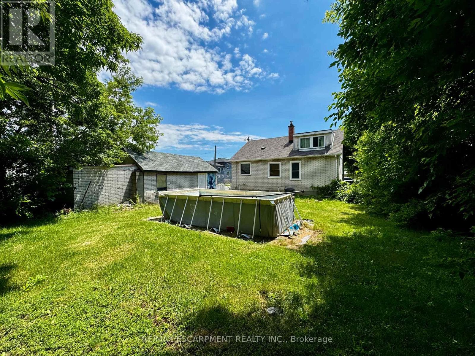 Single Family at 89 Lincoln Avenue, St. Catharines (Oakdale), Ontario - Photo 5 - RE/MAX Garden City Realty