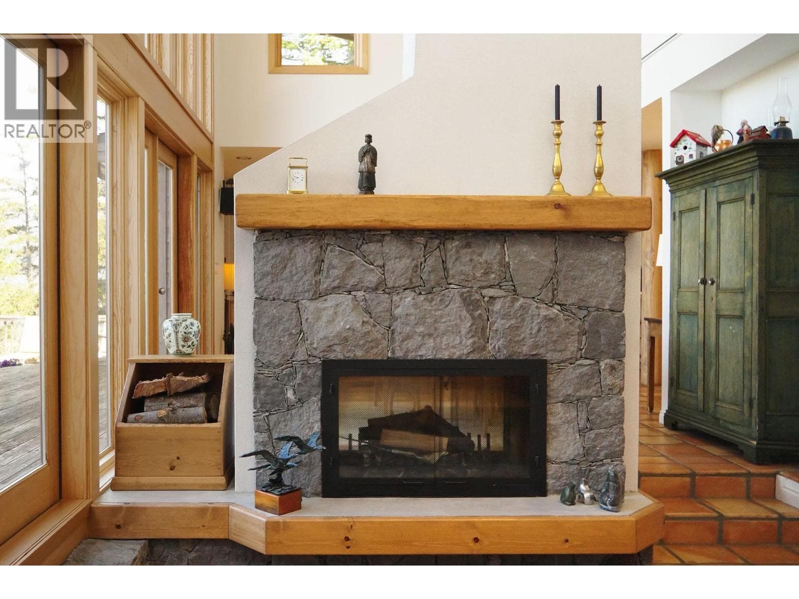 Single Family at 520 SMUGGLERS COVE Road, Bowen Island, British Columbia - Photo 10 - RE/MAX Garden City Realty