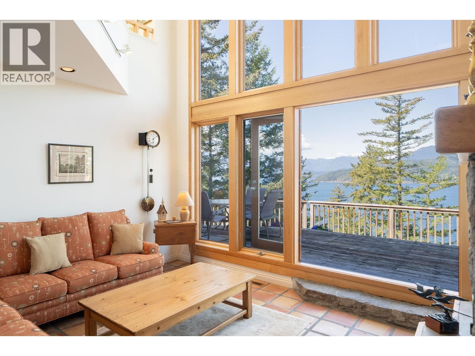 520 SMUGGLERS COVE Road