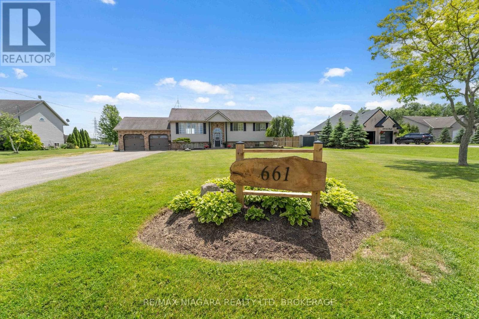 Single Family at 661 Carl Road, Thorold (Port Robinson), Ontario - Photo 2 - RE/MAX Garden City Realty