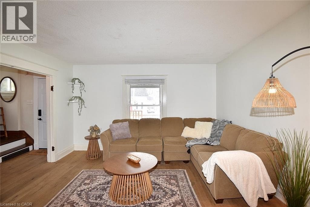 Single Family at 24 FITZGERALD Street, St. Catharines, Ontario - Photo 4 - RE/MAX Garden City Realty
