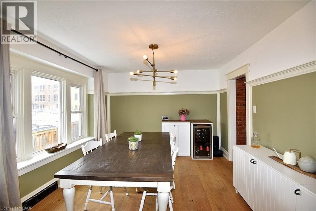 Single Family at 24 FITZGERALD Street, St. Catharines, Ontario - Photo 7 - RE/MAX Garden City Realty
