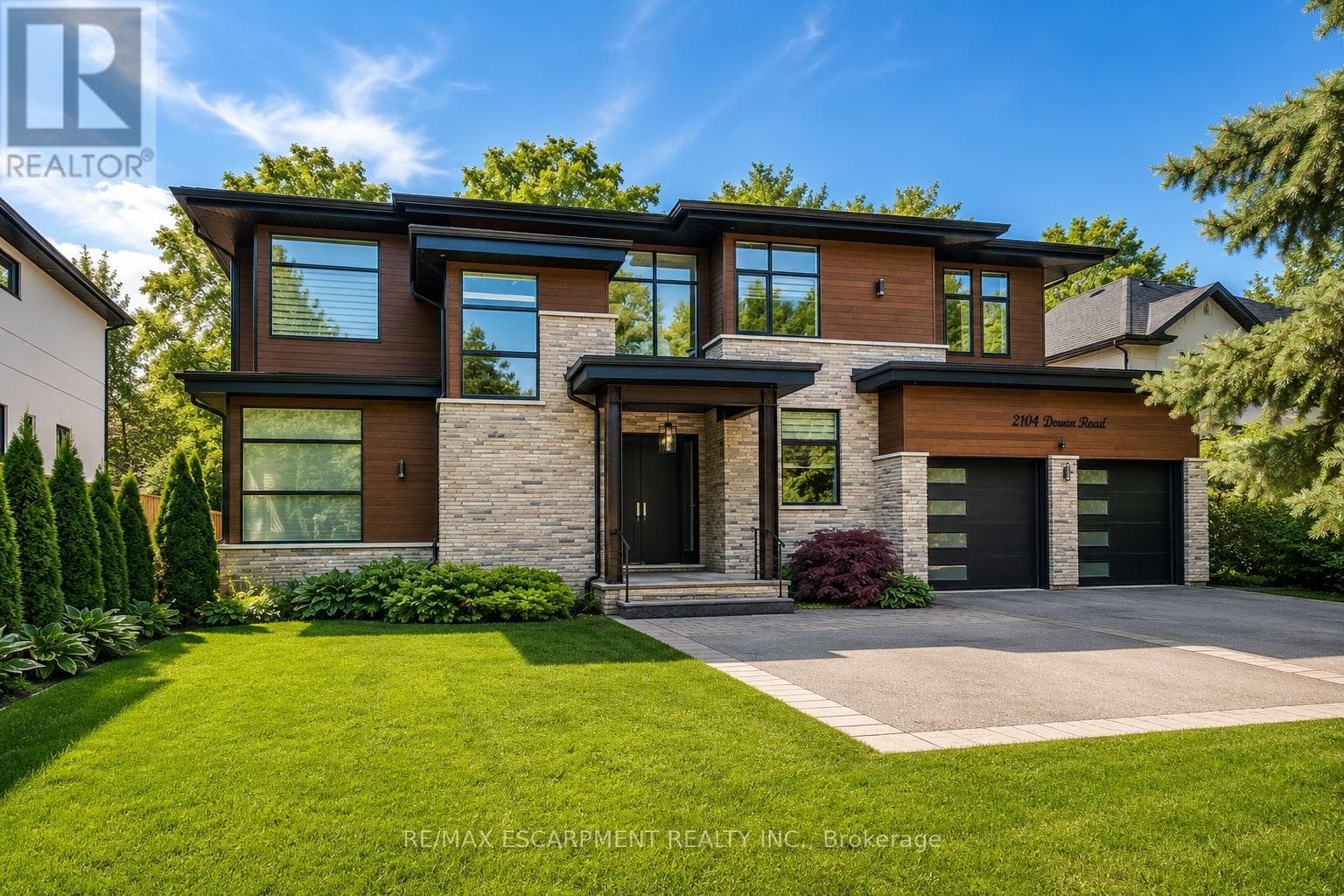 2104 DEVON Road