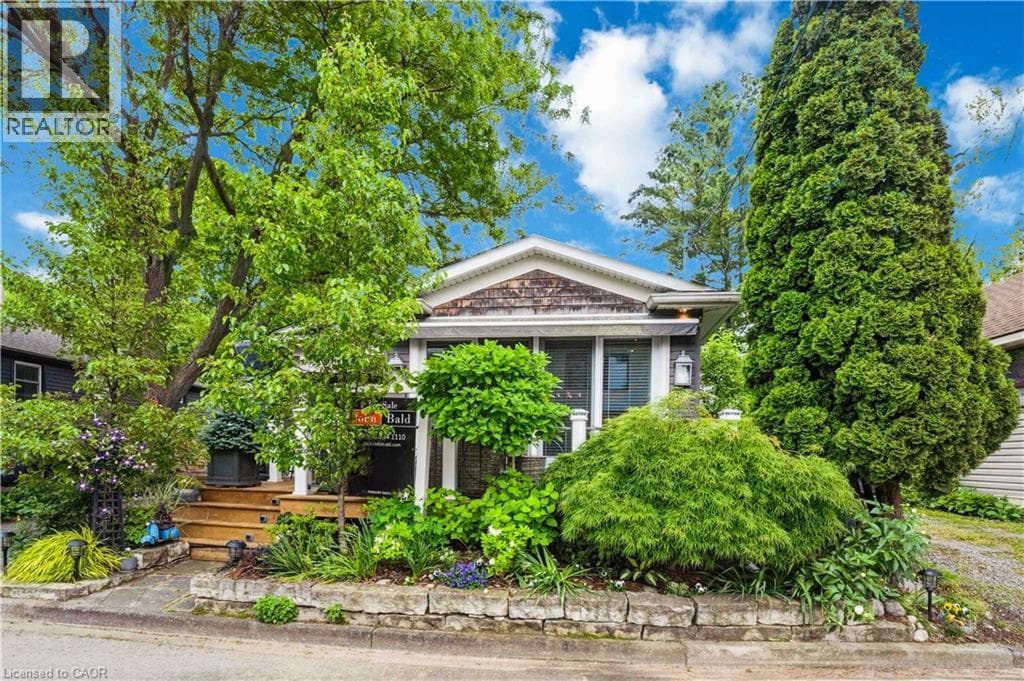 Single Family at 11 PEEL Street, St. Catharines, Ontario - Photo 6 - RE/MAX Garden City Realty