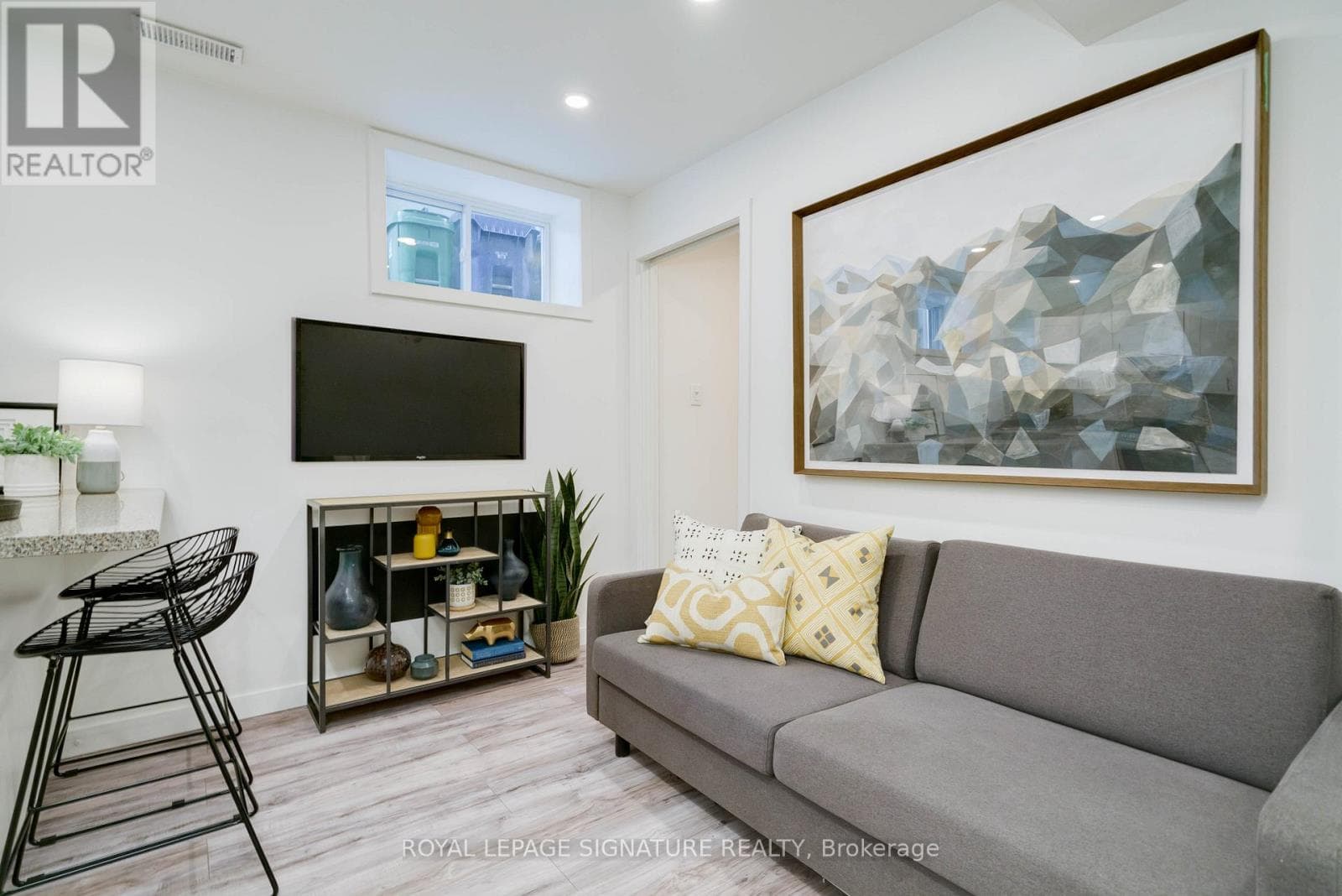 Single Family at Lower- 27 Coleridge Avenue, Toronto (Woodbine-Lumsden), Ontario - Photo 5 - RE/MAX Garden City Realty