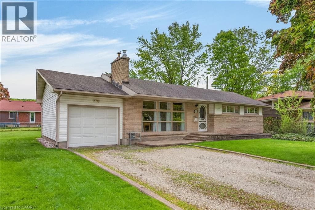 31 LARCHWOOD Drive