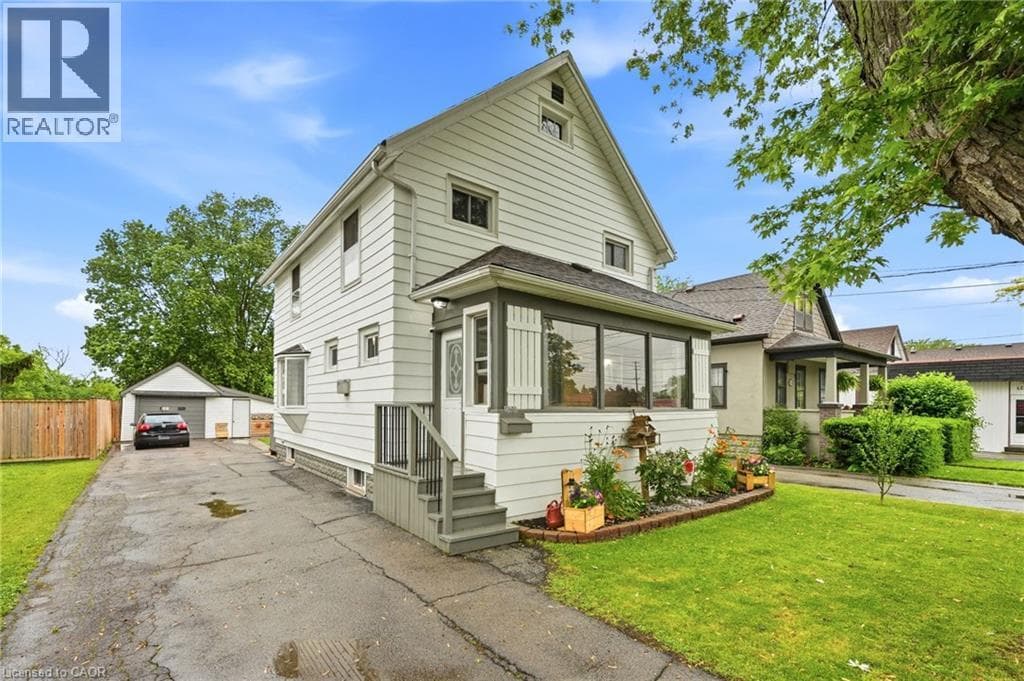 Single Family at 458 DAVIS Street, Port Colborne, Ontario - Photo 5 - RE/MAX Garden City Realty