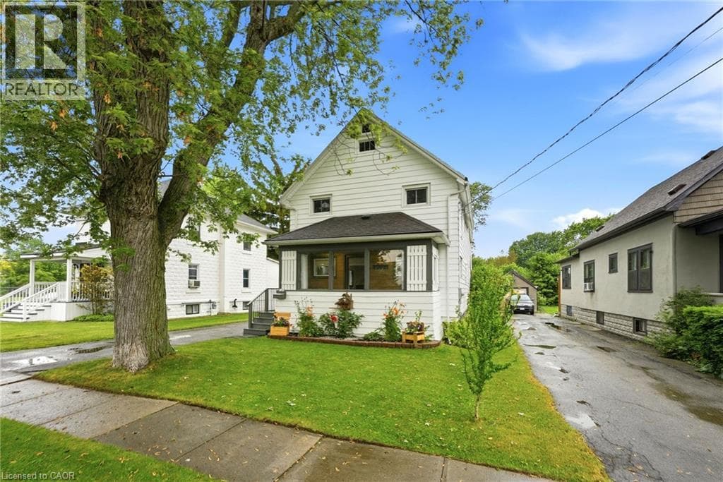 458 DAVIS Street