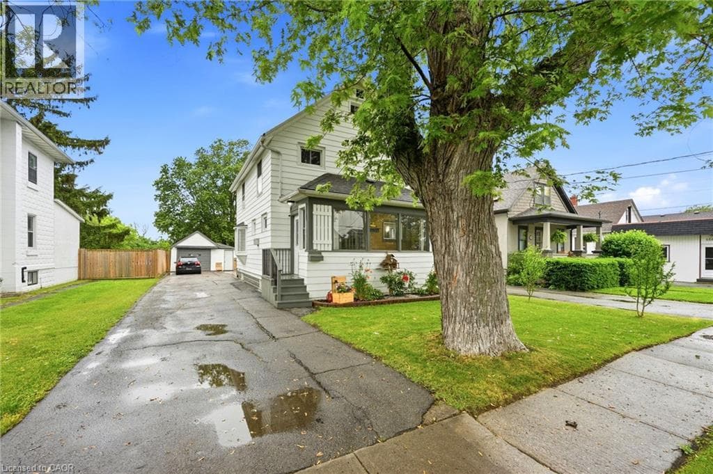 Single Family at 458 DAVIS Street, Port Colborne, Ontario - Photo 4 - RE/MAX Garden City Realty