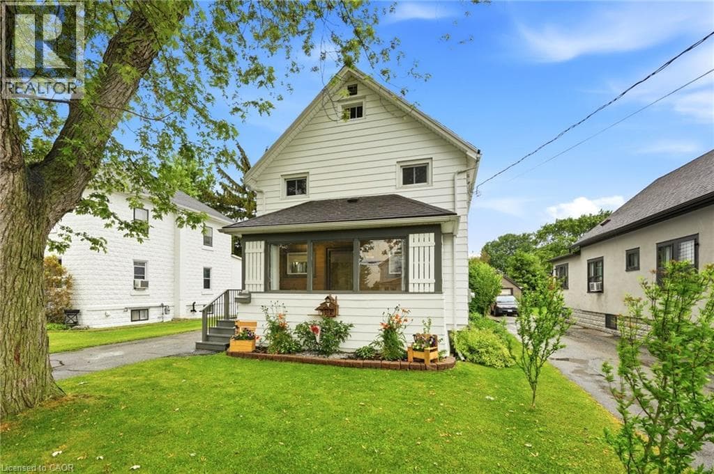 Single Family at 458 DAVIS Street, Port Colborne, Ontario - Photo 2 - RE/MAX Garden City Realty
