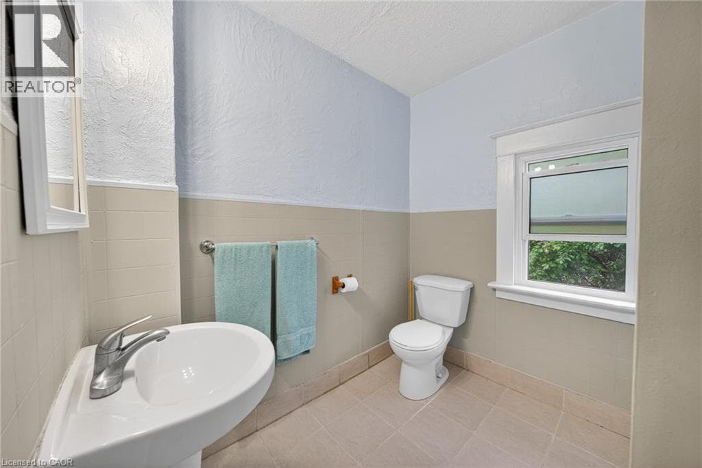 Single Family at 78 FACER Street, St. Catharines, Ontario - Photo 9 - RE/MAX Garden City Realty