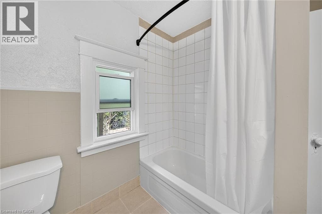 Single Family at 78 FACER Street, St. Catharines, Ontario - Photo 10 - RE/MAX Garden City Realty