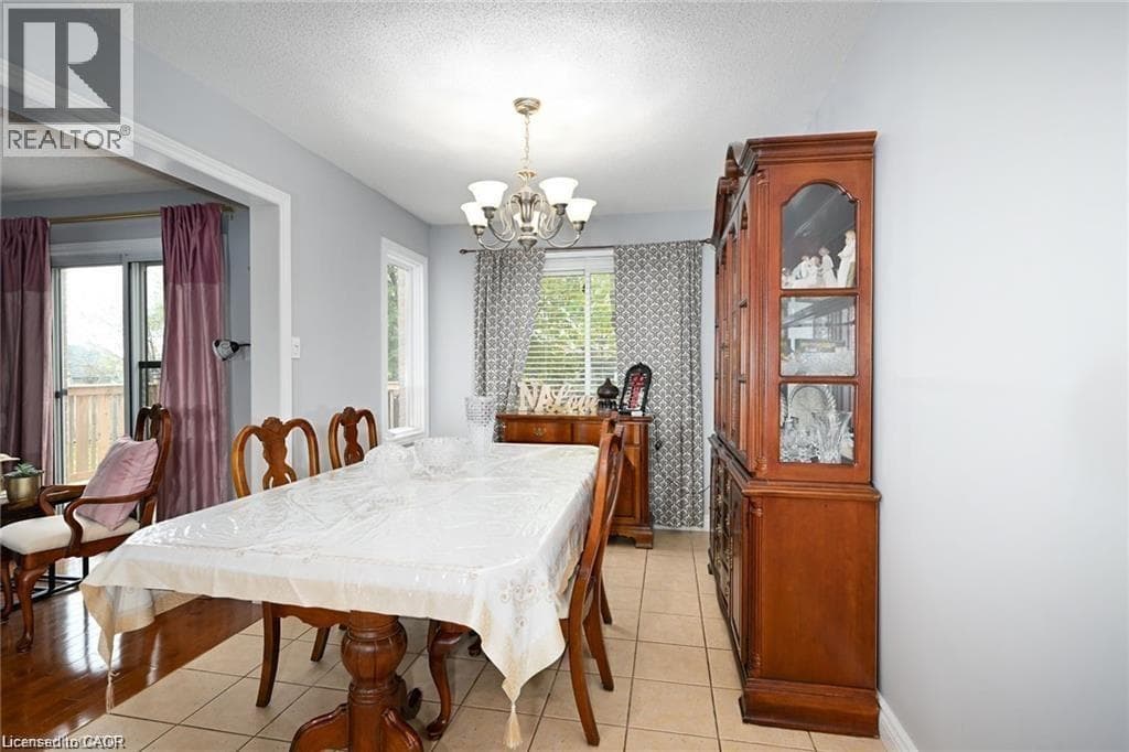 Single Family at 8 BUSS Court, Thorold, Ontario - Photo 9 - RE/MAX Garden City Realty