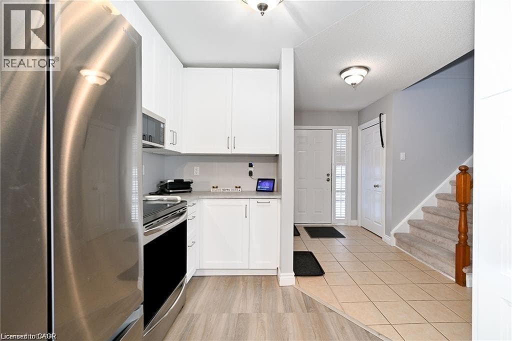 Single Family at 8 BUSS Court, Thorold, Ontario - Photo 7 - RE/MAX Garden City Realty
