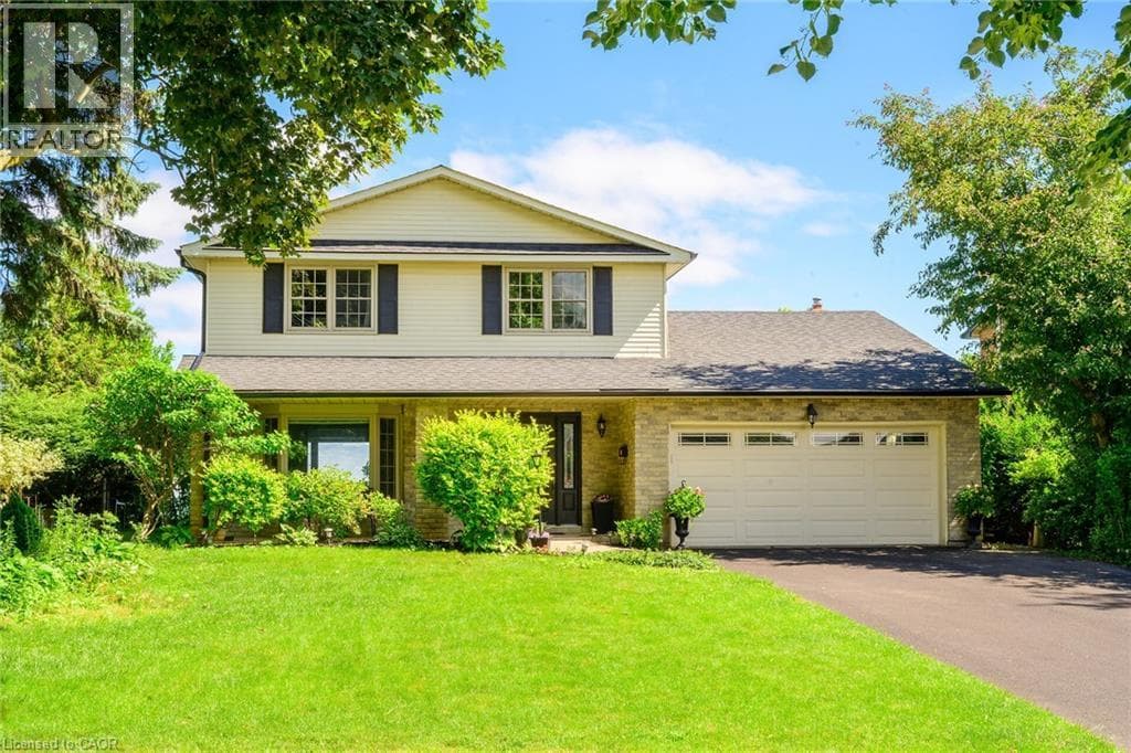 Single Family at 15 CHEVAL Drive, Grimsby, Ontario - Photo 3 - RE/MAX Garden City Realty