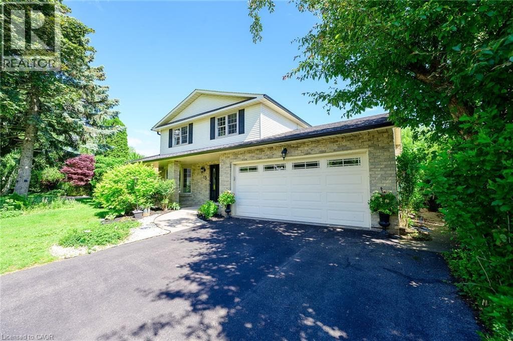 Single Family at 15 CHEVAL Drive, Grimsby, Ontario - Photo 4 - RE/MAX Garden City Realty