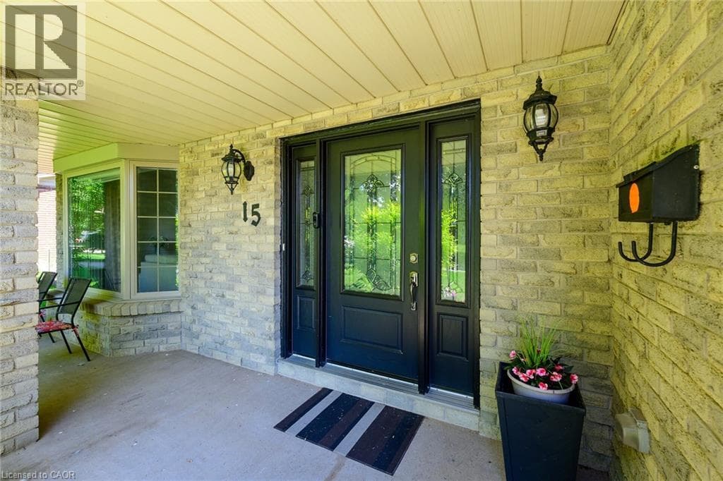 Single Family at 15 CHEVAL Drive, Grimsby, Ontario - Photo 5 - RE/MAX Garden City Realty