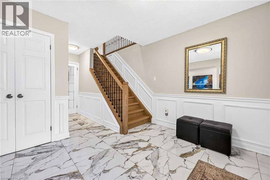 Single Family at 15 CHEVAL Drive, Grimsby, Ontario - Photo 8 - RE/MAX Garden City Realty